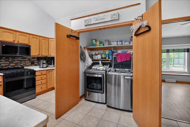 1198 Sawyer Way, Sun Prairie, WI 53590