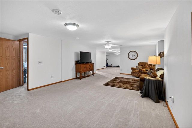 1198 Sawyer Way, Sun Prairie, WI 53590
