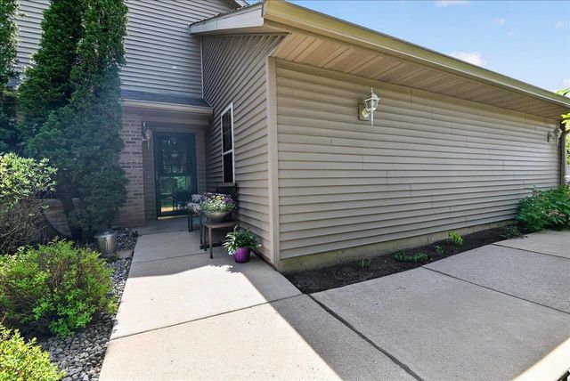 1198 Sawyer Way, Sun Prairie, WI 53590