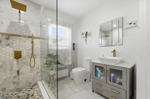 415 19Th Ave, Paterson City, NJ 07504