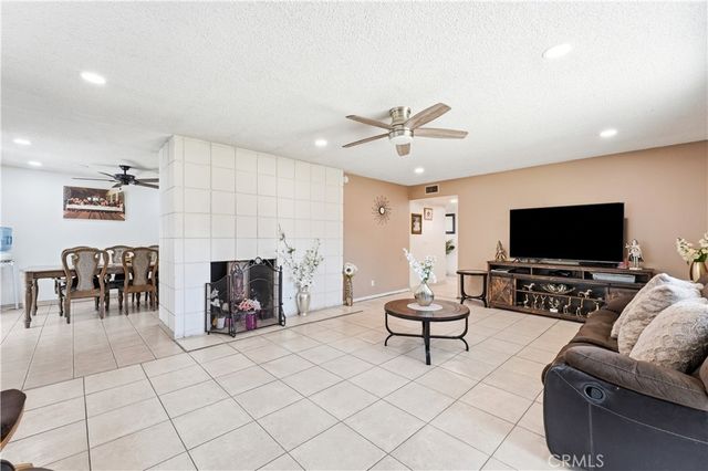 860 S Chantilly, Anaheim, CA 92806