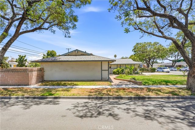 860 S Chantilly, Anaheim, CA 92806