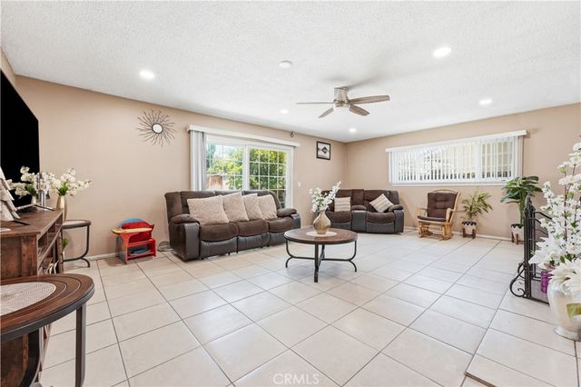860 S Chantilly, Anaheim, CA 92806