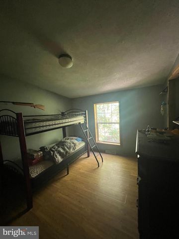 967 WINCHESTER ST, Paw Paw, WV 25434