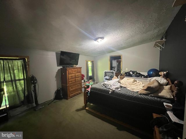 967 WINCHESTER ST, Paw Paw, WV 25434