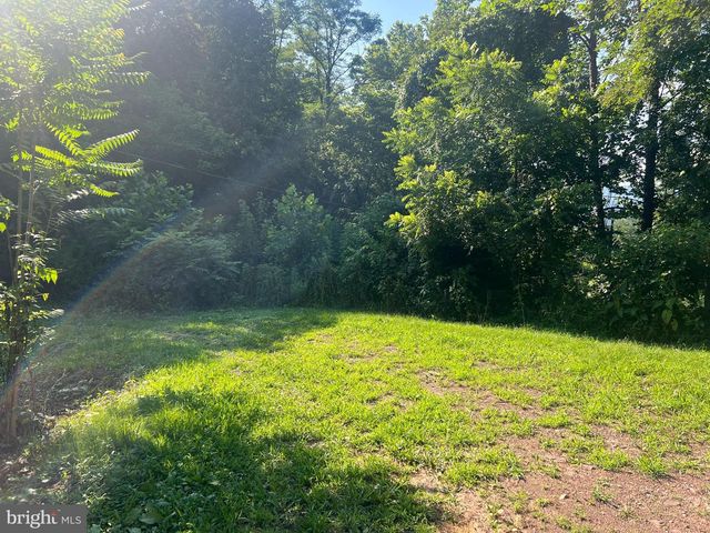 967 WINCHESTER ST, Paw Paw, WV 25434