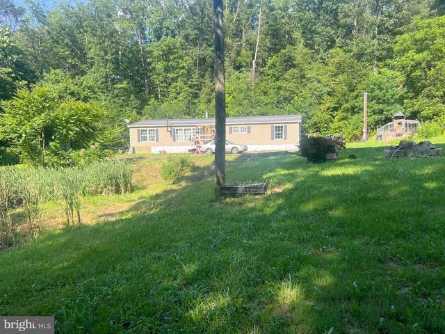 967 WINCHESTER ST, Paw Paw, WV 25434