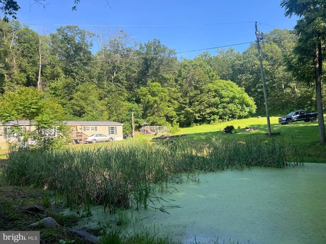 967 WINCHESTER ST, Paw Paw, WV 25434
