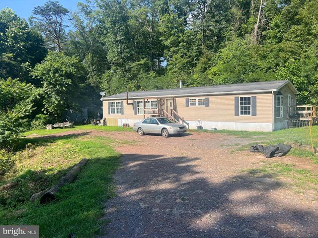 967 WINCHESTER ST, Paw Paw, WV 25434