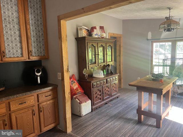967 WINCHESTER ST, Paw Paw, WV 25434