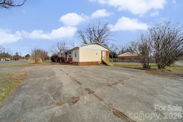 328 Old Concord Road, Salisbury, NC 28144