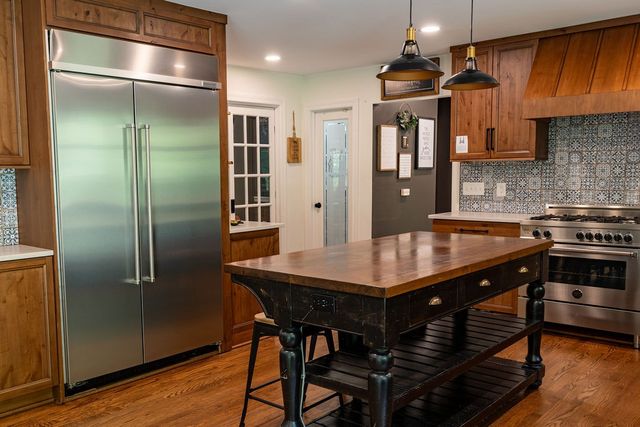 6001 Andover Dr, Nashville, TN 37215