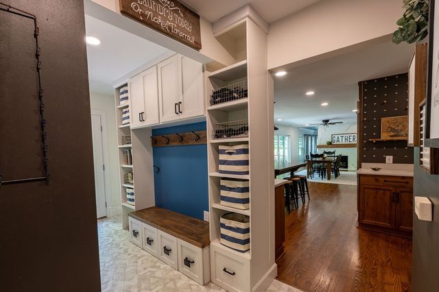 6001 Andover Dr, Nashville, TN 37215