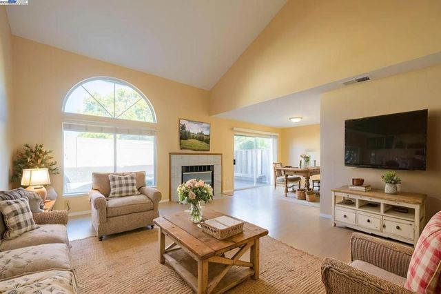 123 Pelican Loop, Pittsburg, CA 94565