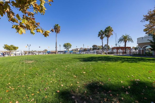 123 Pelican Loop, Pittsburg, CA 94565