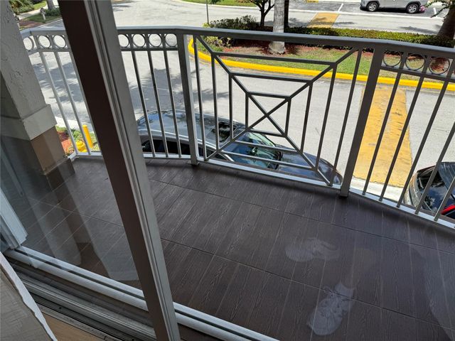 8930 W Flagler Street 215, Miami, FL 33174
