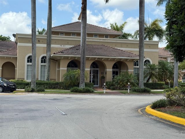 8930 W Flagler Street 215, Miami, FL 33174