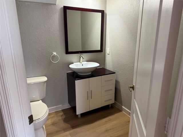 8930 W Flagler Street 215, Miami, FL 33174