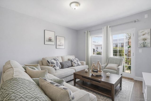 6027 78th Avenue, Glendale, NY 11385