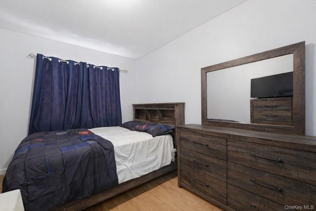 6027 78th Avenue, Glendale, NY 11385