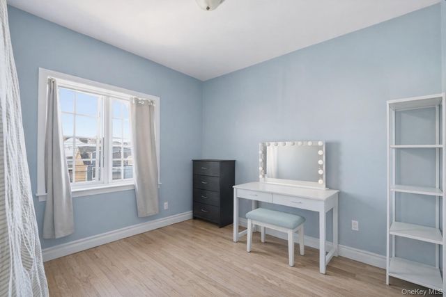 6027 78th Avenue, Glendale, NY 11385