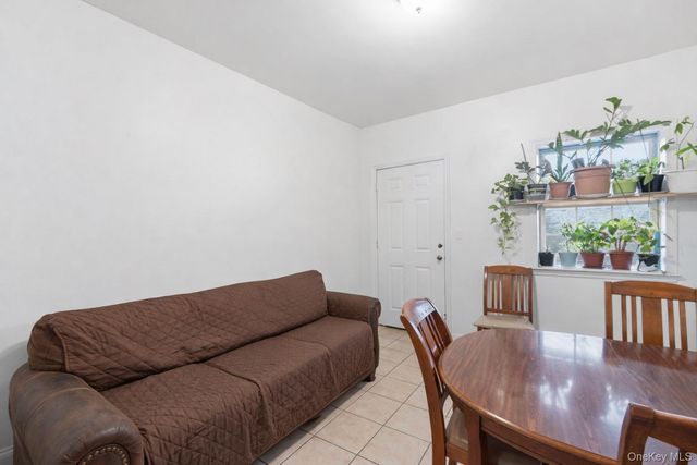 6027 78th Avenue, Glendale, NY 11385