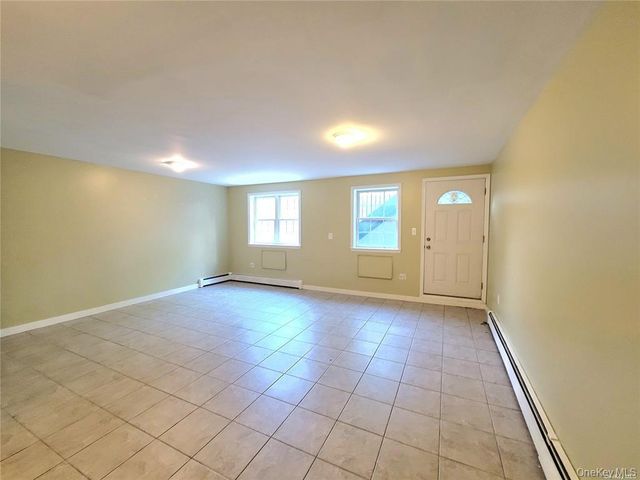 6027 78th Avenue, Glendale, NY 11385