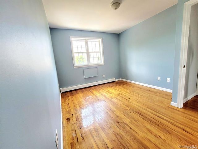 6027 78th Avenue, Glendale, NY 11385