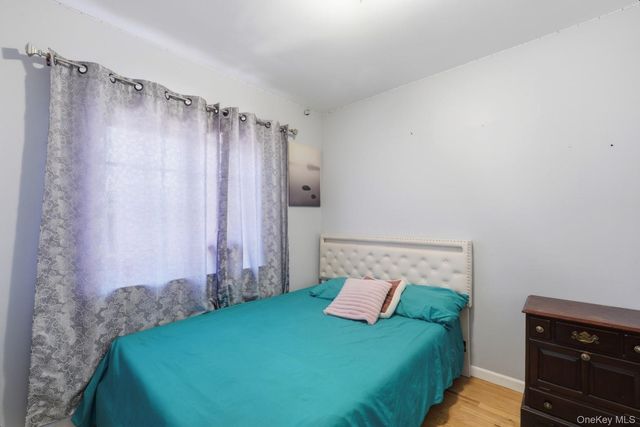 6027 78th Avenue, Glendale, NY 11385