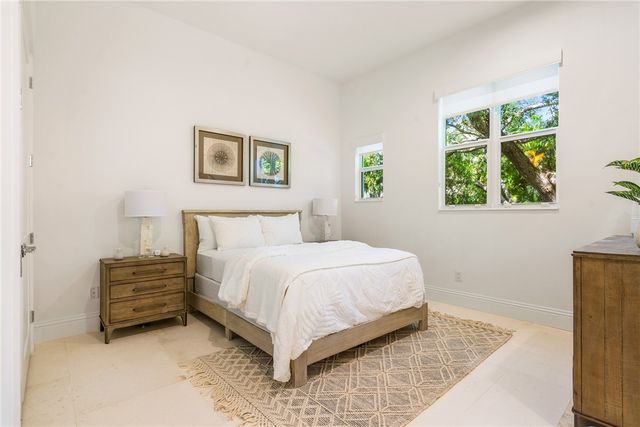 30 Strand Drive, Vero Beach, FL 32963