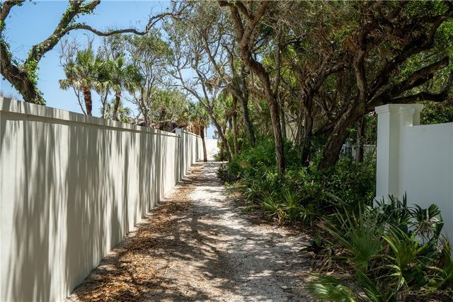 30 Strand Drive, Vero Beach, FL 32963