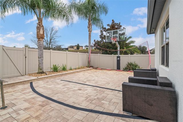 30106 KLADRUBY POINT, Mount Dora, FL 32757