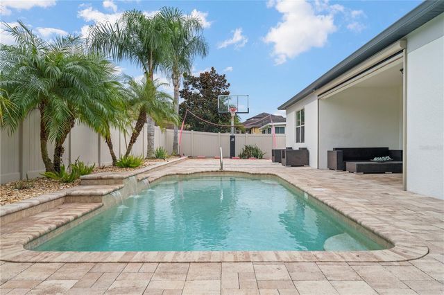 30106 KLADRUBY POINT, Mount Dora, FL 32757