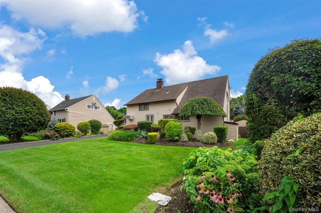 77 Pilgrim Lane, Westbury, NY 11590