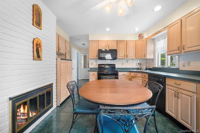 77 Pilgrim Lane, Westbury, NY 11590