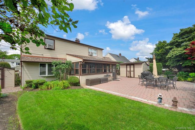 77 Pilgrim Lane, Westbury, NY 11590