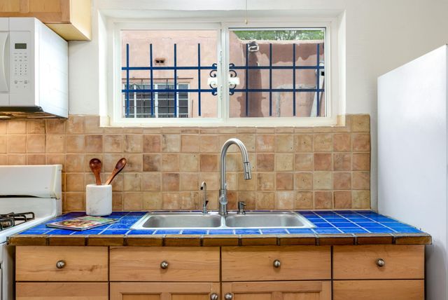 1605 Lead Avenue SE, Albuquerque, NM 87106