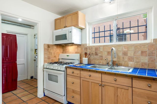 1605 Lead Avenue SE, Albuquerque, NM 87106