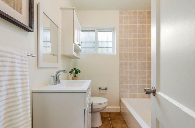 1605 Lead Avenue SE, Albuquerque, NM 87106