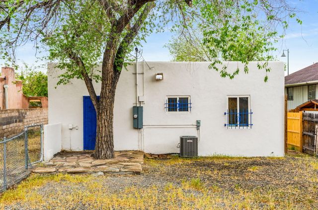 1605 Lead Avenue SE, Albuquerque, NM 87106