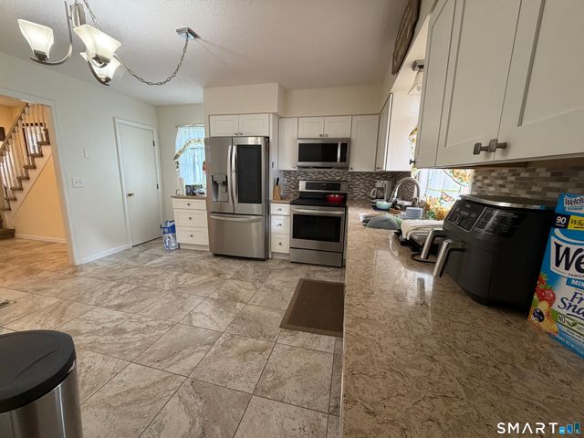 194 Faber Avenue, Waterbury, CT 06704