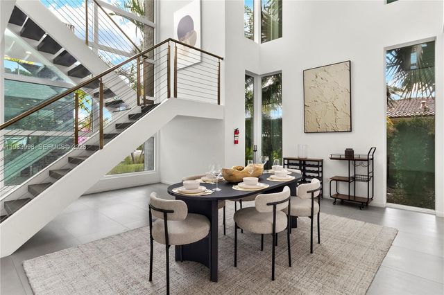 2217 NE 17th Ter, Wilton Manors, FL 33305