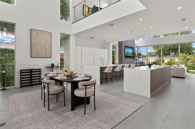 2217 NE 17th Ter, Wilton Manors, FL 33305