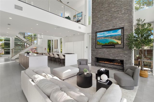 2217 NE 17th Ter, Wilton Manors, FL 33305