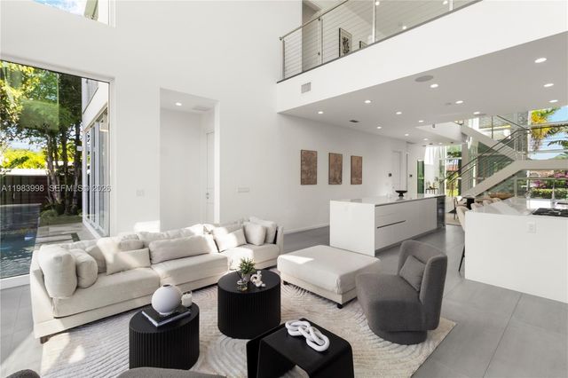 2217 NE 17th Ter, Wilton Manors, FL 33305