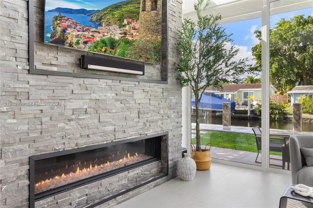 2217 NE 17th Ter, Wilton Manors, FL 33305