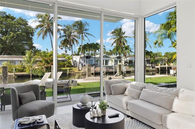 2217 NE 17th Ter, Wilton Manors, FL 33305