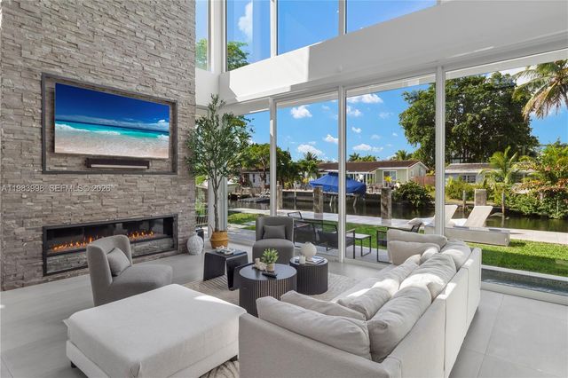 2217 NE 17th Ter, Wilton Manors, FL 33305