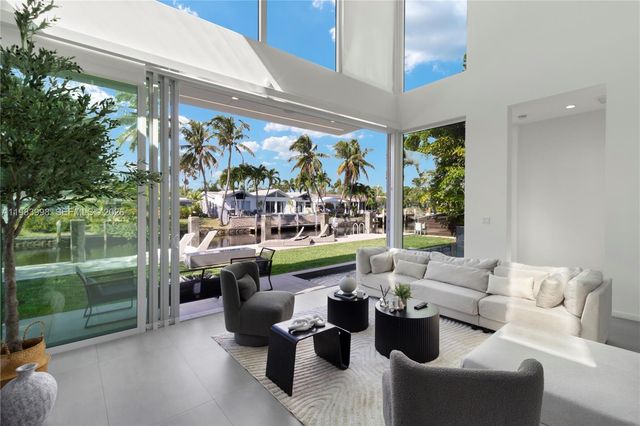 2217 NE 17th Ter, Wilton Manors, FL 33305