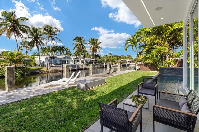 2217 NE 17th Ter, Wilton Manors, FL 33305